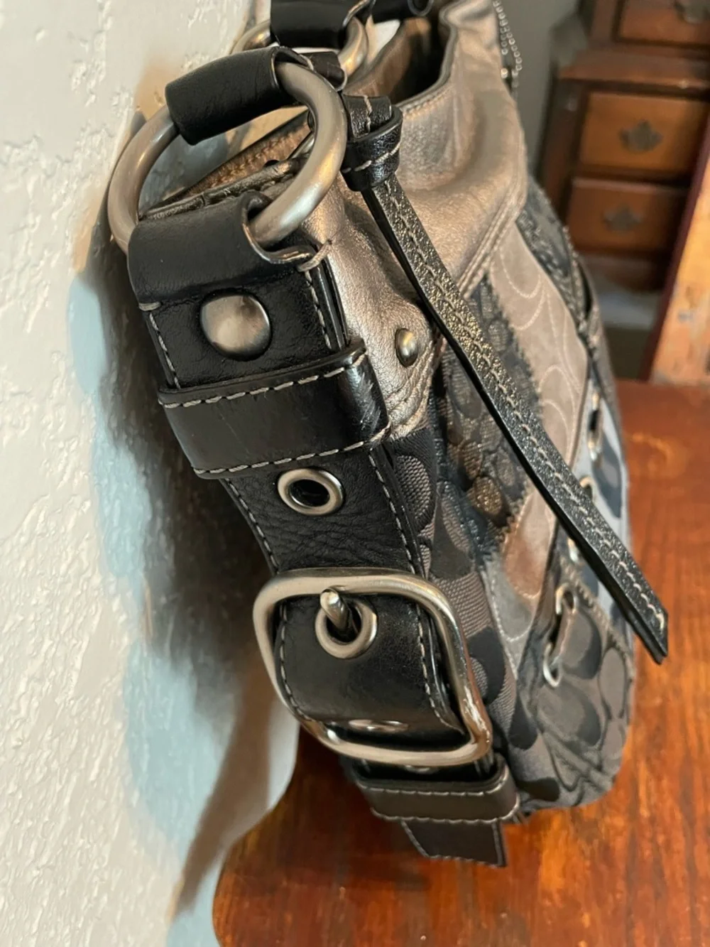 Gorgeous rare Coach shoulder bag. Black and shades of gray patchwork. - Picture 5 of 8